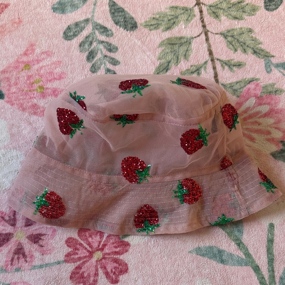 Lirika Matoshi Strawberry Bucket Hat - Pink
